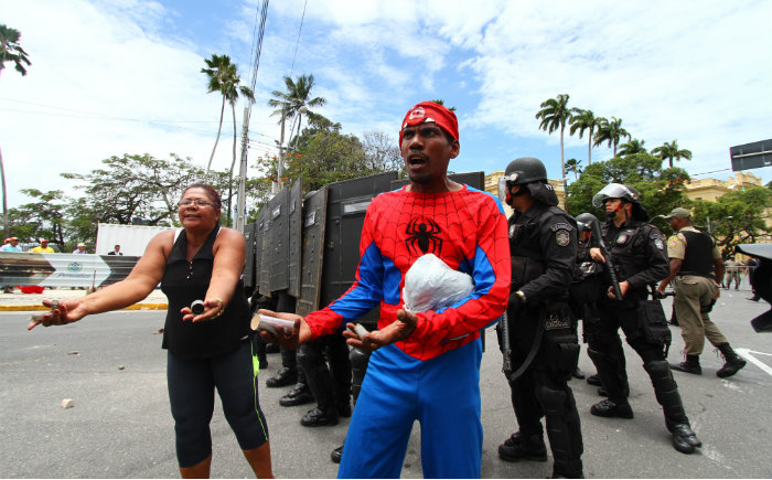 Manifestantes reclamam de ao violncia da polcia. Foto: Peu Ricardo/DP