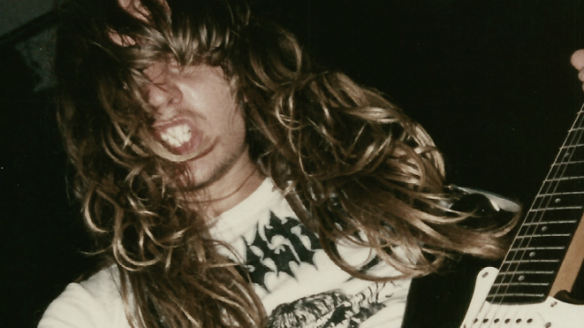 Registros raros narram a estreia de Andreas Kisser nas guitarras do Sepultura durante show em Caruaru. Foto: Pesado/Divulgao