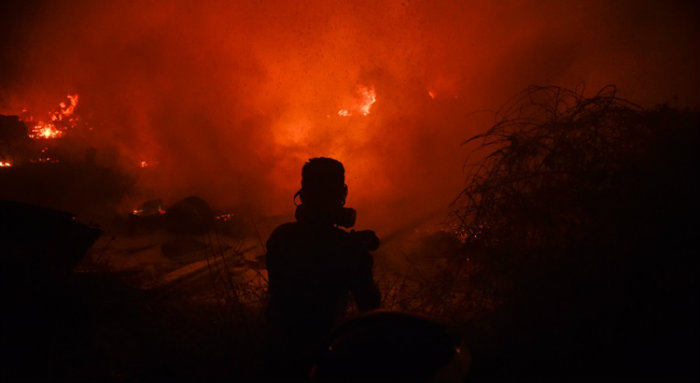  Quase 54 mil hectares foram queimados s no domingo, o pior dia do ano em nmero de fogos. Foto: Miguel Riopa/AFP
