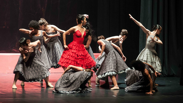 O Bal Teatro Guara encena Carmen, no Teatro de Santa Isabel. Foto: Agncia Pavio/Divulgao