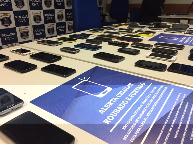 Cerca de 350 aparelhos celulares foram devolvidos aos donos entre maro e outubro deste ano. Foto: Anamaria Nascimento/DP.