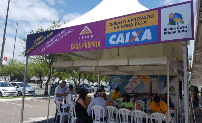 A Feira da Casa Prpria acontece no estacionamento do Shopping Recife, perto da entrada do restaurante Skillus. Foto: Feira da Casa Prpria/Divulgao