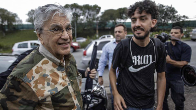 Apesar da proibio, Caetano marcou presena na ocupao do MTST. Foto: Facebook/Reproduo