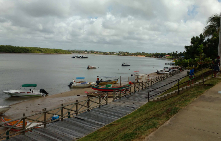 Orla do Pr-do-sol, no povoado de Mosqueiro,  partida para passeios em mangues e praias (Cludia Eloi / DP)