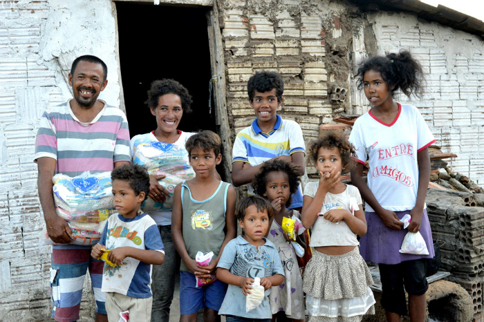 Famlia de Buque assistida pela Legio da Boa Vontade em Pernambuco. Foto: LBV/Divulgao (Famlia de Buque assistida pela Legio da Boa Vontade em Pernambuco. Foto: LBV/Divulgao)