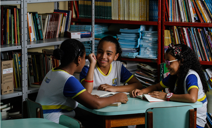 Thais Maria, Jlia Beatriz e Thais Rafaela no vo desistir do sonho de cursar medicina. Foto: Rafael Martins/DP