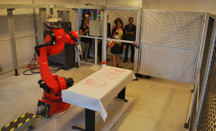 Rob industrial pode ser usado nas aulas. Foto: Divulgao