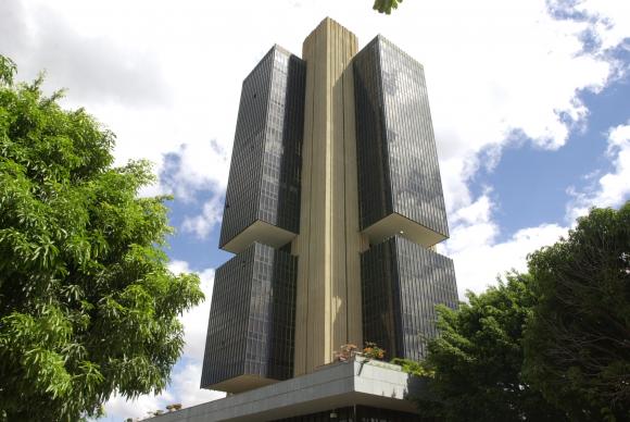 Em outubro deste ano, o Governo Central (Previdncia, Banco Central e Tesouro Nacional) apresentou supervit primrio de R$ 4,967 bilhes, diz BC. Foto: Arquivo/Agncia Brasil