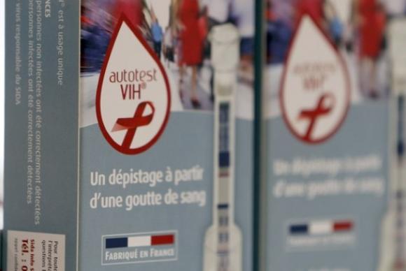 Testes de HIV  venda em farmcia na Frana. Foto: Arquivo/Reuters/Regis Duvignau