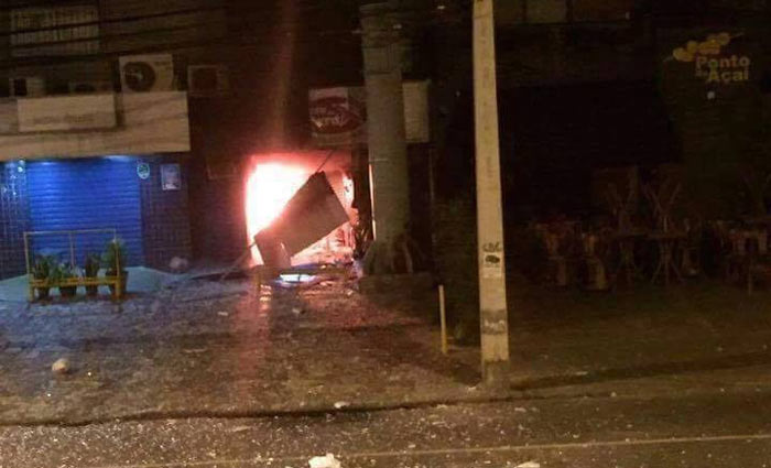 Incndio destruiu a loja Casa do Par, no bairro de Boa Viagem. Foto: Cortesia