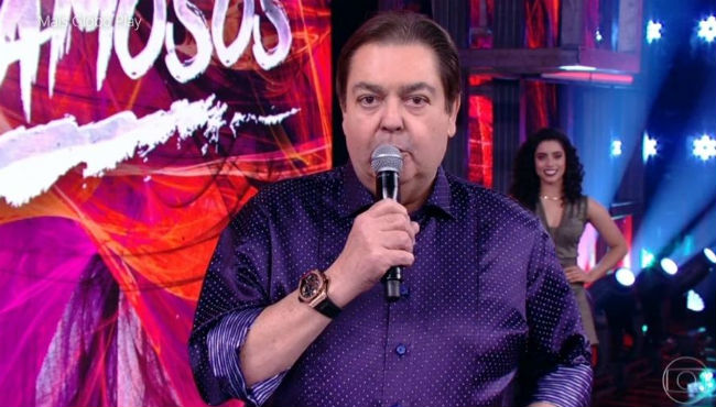 Apresentaor se queixou durante o programa. Foto: Globo/Reprodução Apresentaor se queixou durante o programa. Foto: Globo/Reprodução