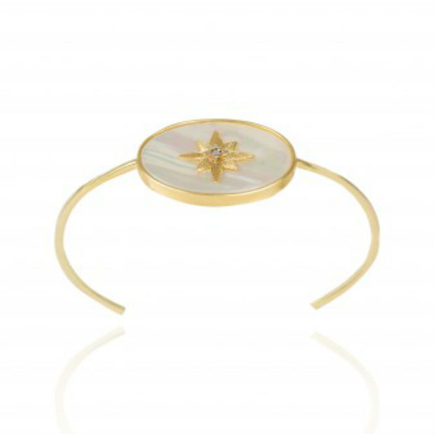 Pulseira em ouro amarelo 18K, madreprola e diamante da Cis Joias. Preo sugerido: R$ 4.195. Foto: Cis Joias/Divulgao