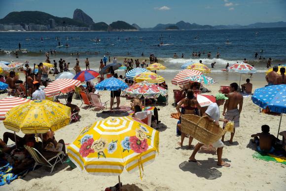 Praia de Copacabana deve receber 3 milhes de pessoas para a festa de rveillon. Foto: Fernando Frazo/Arquivo/Agncia Brasil (Foto: Fernando Frazo/Arquivo/Agncia Brasil)