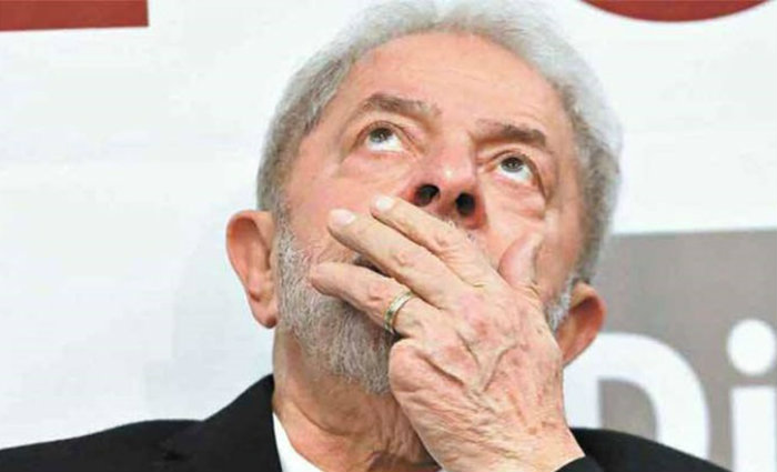 Lula foi condenado pelo juiz Srgio Moro a nove anos e meio de priso por corrupo passiva e lavagem de dinheiro em 2017. Foto: Srgia Lima/AFP (Foto: Srgia Lima/AFP)