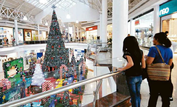 Natal impulsionou as vendas em shoppings centers brasileiros em 6% no ano passado, na comparao com o mesmo perodo de 2016, sem considerar a inflao. Foto: Leandro Couri/EM (Foto: Leandro Couri/EM)