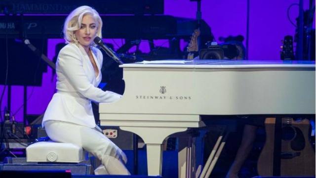 A cantora Lady Gaga apresentar uma cano do seu lbum Joanne. Foto: Grammy/Reproduo