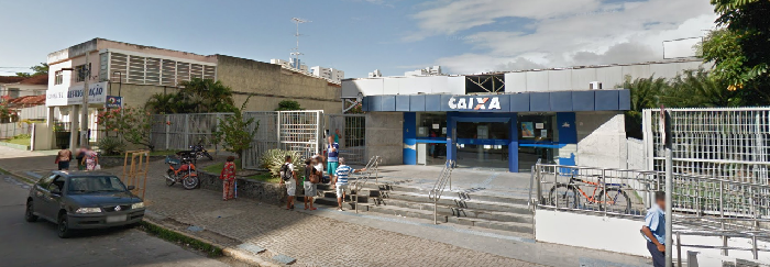 Situada na Rua Castro Alves, 72, a agncia Encruzilhada sofreu nova tentativa de arrombamento. Imagem: Google StreetView (Situada na Rua Castro Alves, 72, a agncia Encruzilhada sofreu nova tentativa de arrombamento. Imagem: Google StreetView)