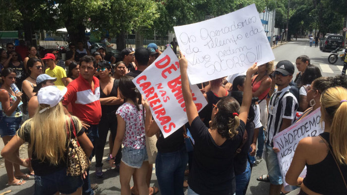 Os manifestantes protestaram na Rua Gervsio Pires. Foto: Manuela Cavalcanti/Esp. DP