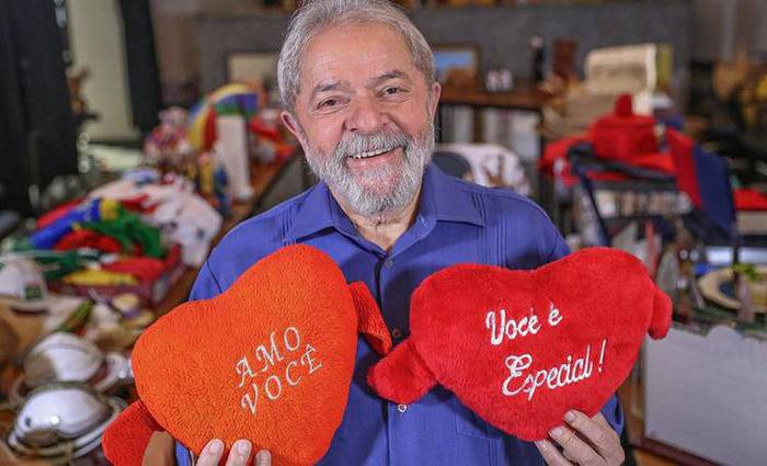 As vaquinhas pedem dinheiro para manifestaes a favor de Lula - Foto: Divulgao / Ricardo Stuckert

