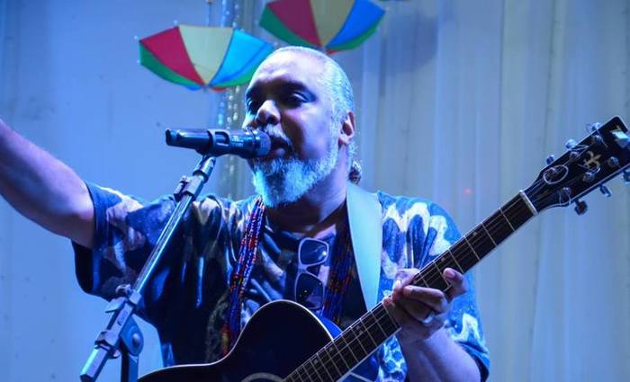 O cantor Marron Brasileiro ser uma das atraes principais da festa. Foto: Fernando Azevedo/Divulgao 