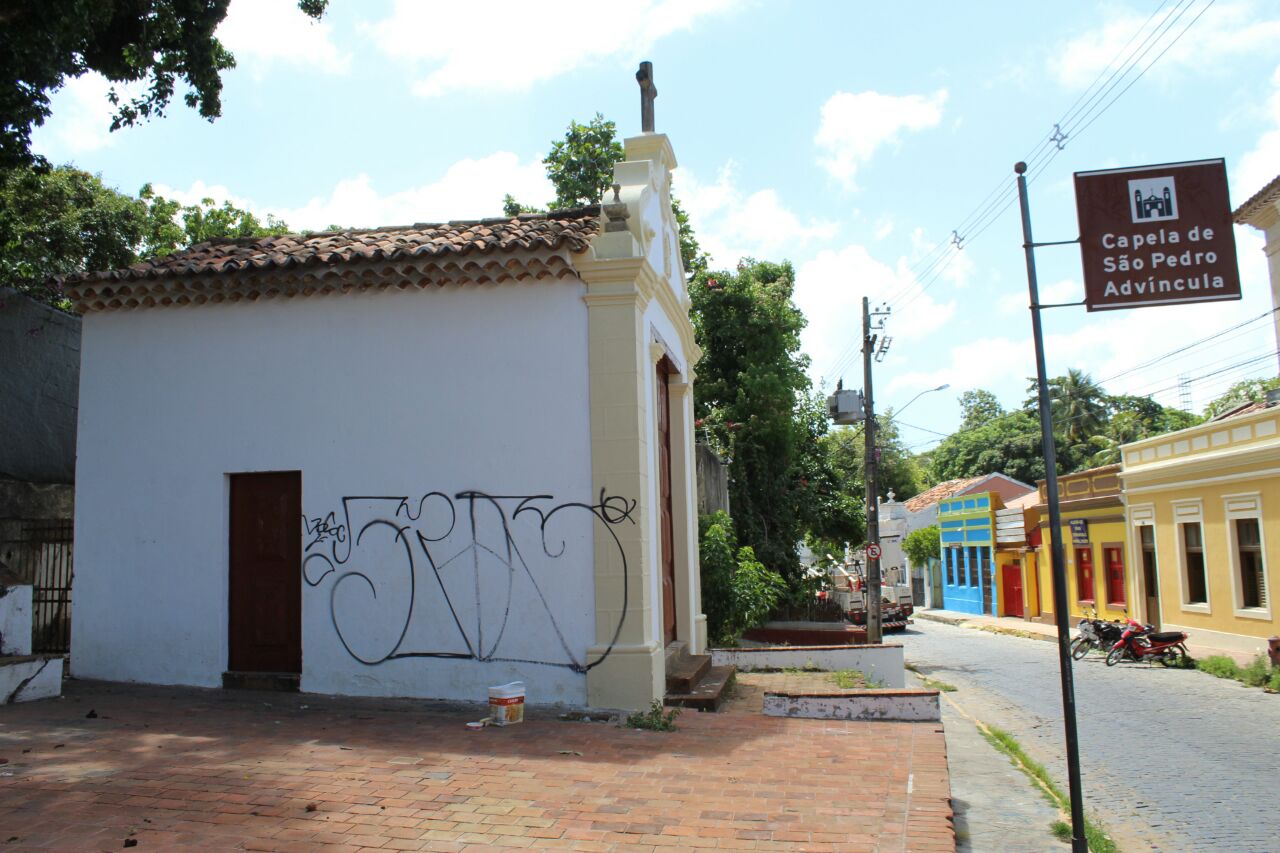 Templo religioso foi pichado no ltimo fim de semana. Foto: Secom Olinda/Divulgao (Templo religioso foi pichado no ltimo fim de semana. Foto: Secom Olinda/Divulgao)