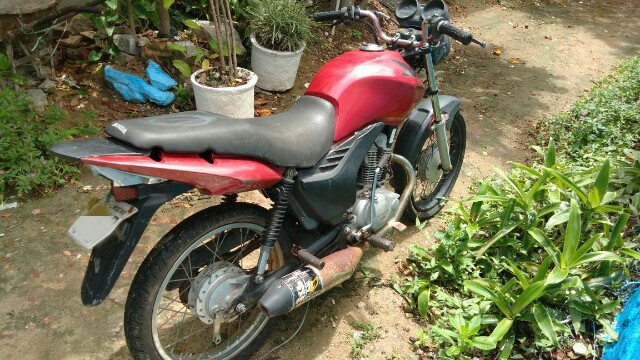 Moto foi encontrada na casa de um dos suspeitos. Foto: PRF/Divulgao (Moto foi encontrada na casa de um dos suspeitos. Foto: PRF/Divulgao)