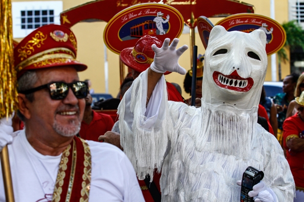 Foto:Bloco teve la ursa moderna com mquina de dbito e crdito. Foto: Rafael Martins/DP
