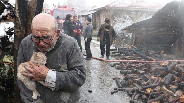 A imagem rodou a Turquia e emocionou o pas. Crdito: Facebok/NTV Radyo
