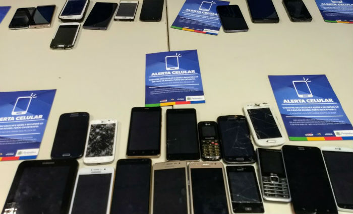 Operao policial apreende 98 celulares ilegais em cameldromo. Foto: Polcia Civil/ Jlio Jacobina