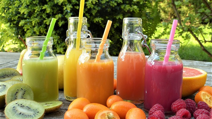 Sucos de fruta possuem vitaminas, minerais e antioxidantes que auxiliam na recuperação da ressaca. Foto: Pixabay/Reprodução (Sucos de fruta possuem vitaminas, minerais e antioxidantes que auxiliam na recuperação da ressaca. Foto: Pixabay/Reprodução) Sucos de fruta possuem vitaminas, minerais e antioxidantes que auxiliam na recuperação da ressaca. Foto: Pixabay/Reprodução (Sucos de fruta possuem vitaminas, minerais e antioxidantes que auxiliam na recuperação da ressaca. Foto: Pixabay/Reprodução)
