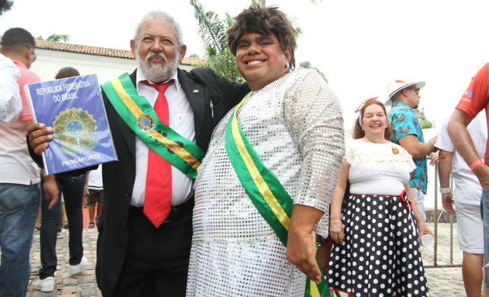 Jos Bezerra foi de Lula e fez aluso  recente condenao do ex-presidente. Foto: Paulo Paiva/DP