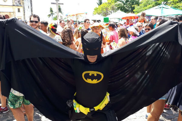 No clima do carnaval, muitos folies superaram o carnaval para colocar a fantasia do super-heri favorito (Foto: Peu Ricardo/DP) ((Foto: Peu Ricardo/DP))