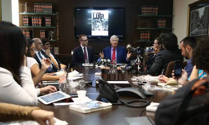 Alm de Lula e de Roberto Teixeira, outros 11 investigados so rus. Foto: Filipe Araujo