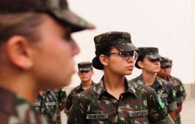 Pela primeira vez na histria do Exrcito Brasileiro, as mulheres podero se tornar oficiais combatentes e chegar  patente de general e at ao comando do Exrcito. Foto: Divulgao/Exrcito Brasileiro