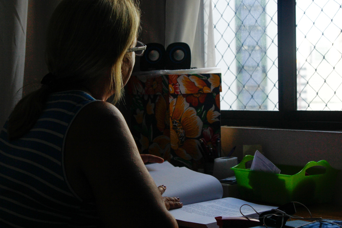 Conciliar a vida em famlia com os estudos  um desafio, diz Helena (nome fictcio). Foto: Shilton Arajo/Esp.DP.