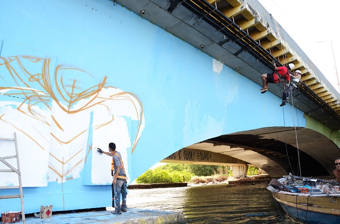 Arte da Ponte do Pina  assinada por Everson Menor, do Coletivo Po e Tinta. Foto: Inaldo Melo/PCR/Divulgao (Arte da Ponte do Pina  assinada por Everson Menor, do Coletivo Po e Tinta. Foto: Inaldo Melo/PCR/Divulgao)