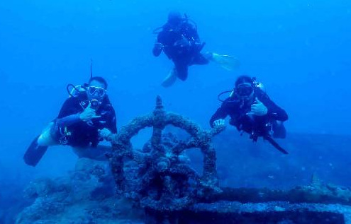 Operadora Abissal apontou mais um naufrgio no litoral de Serrambi. Falta oficializar junto  Capitania dos Portos (Freak Photos & Videos/Divulgacao)