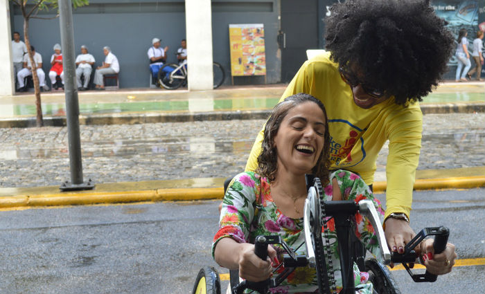 Projeto Bike Sem Barreiras  transferido para o Recife Antigo. Foto: Divulgao