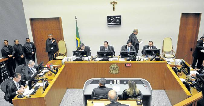 A 5 turma do Superior Tribunal de Justia decidiu, por unanimidade, negar a possibilidade de Lula responder em liberdade at que o processo penal chegue ao fim. Foto: Minervino Junior/CB/D.A Press