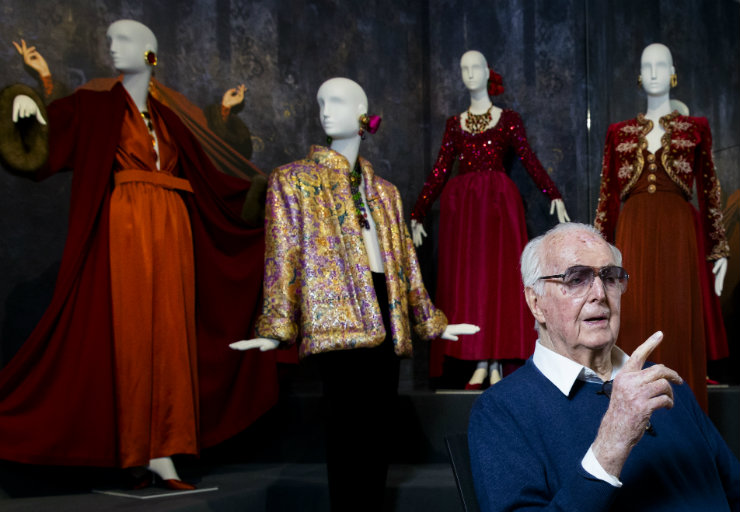 Givenchy assinou modelos icnicos para o cinema, reconhecidos principalmente na atriz Audrey Hepburn. Foto: Bart Maat/ANP/AFP 