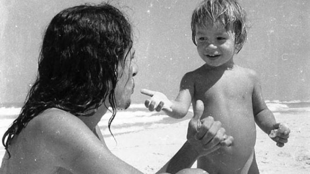 Torquato Neto com o filho Thiago Nunes: amor acima de tudo. Foto: Arquivo pessoal
