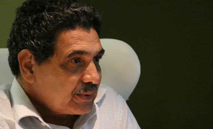 Ex-prefeito do Recife Joo Paulo protocolou na sede do PT estadual pedido de licena da legenda. Foto: Gabriel Melo/Esp. DP