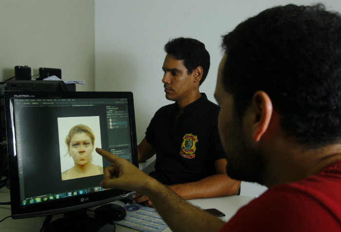 Em uma sala reservada, vtima ou testemunha relata detalhes do rosto dos suspeitos. Foto: Shilton Araujo/Esp.DP
