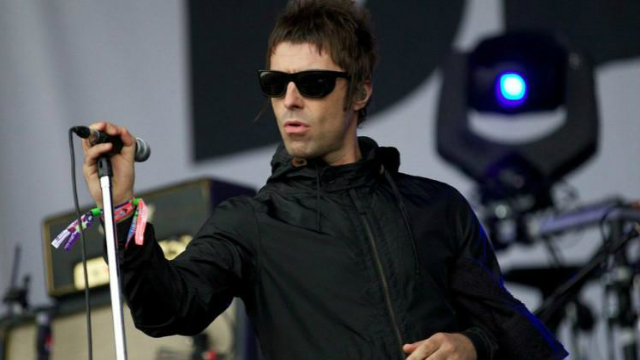 Liam Gallagher se sentiu mal no palco no Lollapalooza chileno. Foto: AFP/Reproduo