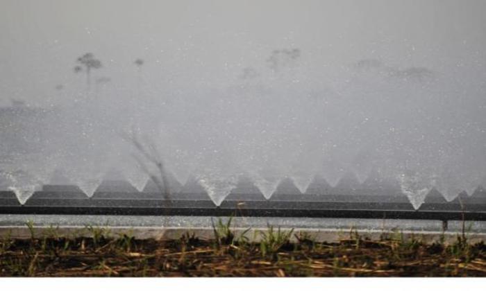 Uso de irrigao em produo agrcola. Foto: Arquivo/Agncia Brasil