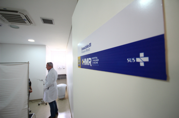 Hospital da Mulher, no Recife, pode ser um dos beneficiados pela gerao de verbas provenientes de multas de trnsito - Foto: Karina Morais/Esp.DP