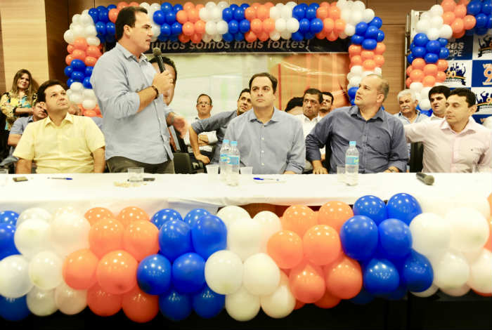 Congresso do PROS no Recife, como Joo Fernando Coutinho, Paulo Cmara e Geraldo Julio. Foto: Canrio Caliari. 