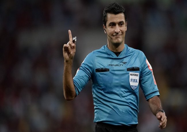 Sandro Meira Ricci foi o escolhi para representar a arbitragem brasileira na competio - Foto: FIFA/Divulgaoi