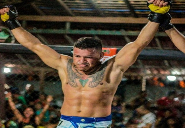 Lutador de MMA foi esfaqueado e morto com um tiro na ilha de Outeiro, em Belém - Foto: Reprodução / Facebook Lutador de MMA foi esfaqueado e morto com um tiro na ilha de Outeiro, em Belém - Foto: Reprodução / Facebook