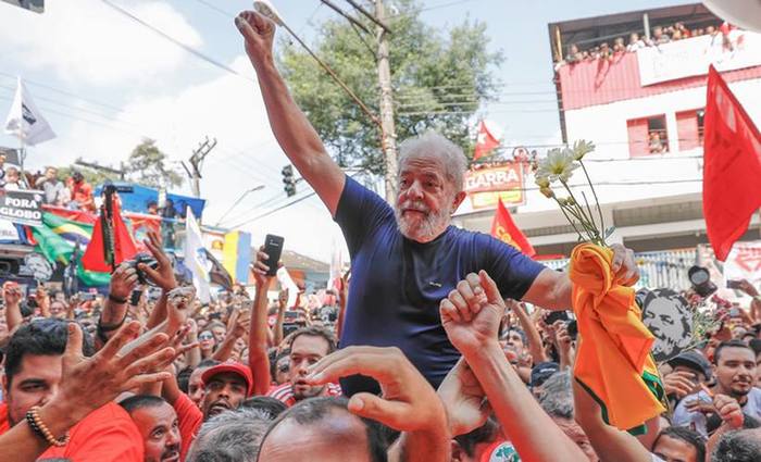 Apesar da queda na pesquisa, Lula continua liderando a corrida ao Palcio do Planalto. Foto: Ricardo Stuckert/ Fotos Pblicas
